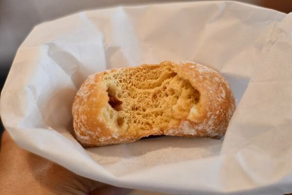 東京Haritts甜甜圈插旗台南！蝸牛巷老屋改造新魅力，東京甜甜圈鬆軟不油膩