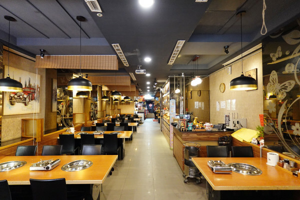 桃園市桃園區進化的燒肉吃到飽推薦：燒肉火鍋走向日料美學新境界，桃園福犇燒肉燒肉火鍋吃到飽＋K歌嗨唱不是夢