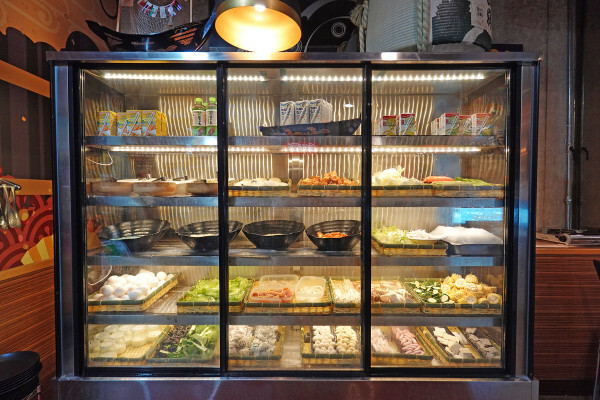 桃園市桃園區進化的燒肉吃到飽推薦：燒肉火鍋走向日料美學新境界，桃園福犇燒肉燒肉火鍋吃到飽＋K歌嗨唱不是夢