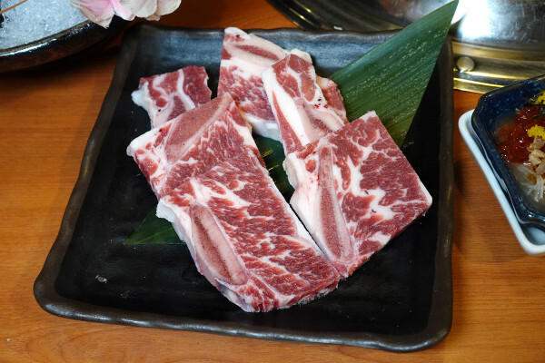 桃園市桃園區進化的燒肉吃到飽推薦：燒肉火鍋走向日料美學新境界，桃園福犇燒肉燒肉火鍋吃到飽＋K歌嗨唱不是夢