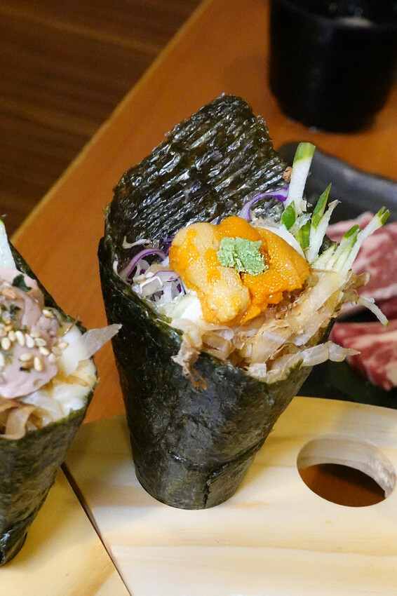 桃園市桃園區進化的燒肉吃到飽推薦：燒肉火鍋走向日料美學新境界，桃園福犇燒肉燒肉火鍋吃到飽＋K歌嗨唱不是夢