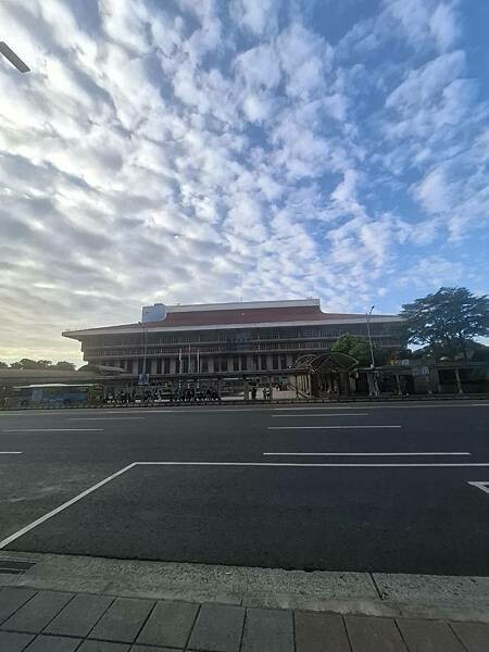 位在228公園和國立臺灣博物館旁交通便利的台北旅館-雀客旅館