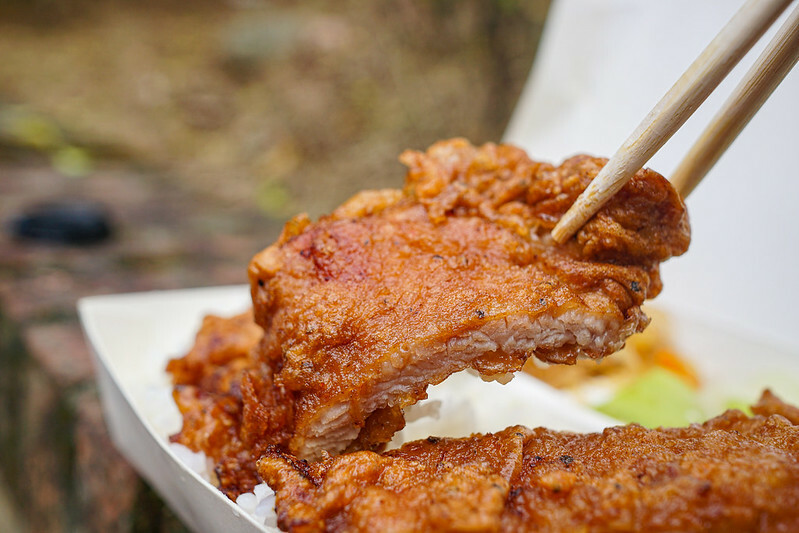 景美夜市便當老字號!再福排骨招牌炸排骨飯香酥入味,在地人激推