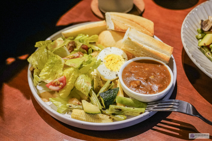 基隆不限時咖啡廳推薦!復古文青60年老宅不限時朶雨,七堵火車站旁必訪