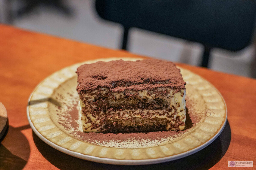 基隆不限時咖啡廳推薦!復古文青60年老宅不限時朶雨,七堵火車站旁必訪