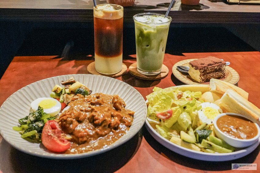 基隆不限時咖啡廳推薦!復古文青60年老宅不限時朶雨,七堵火車站旁必訪