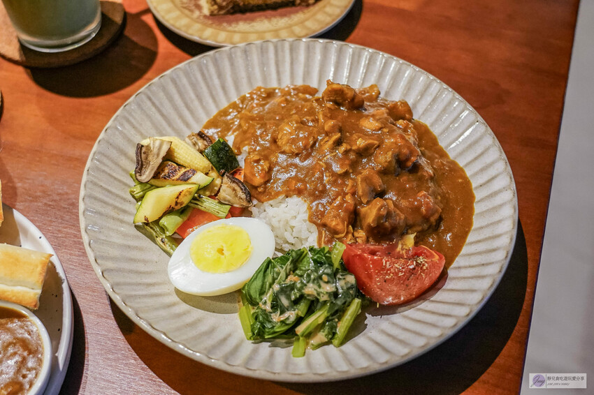 基隆不限時咖啡廳推薦!復古文青60年老宅不限時朶雨,七堵火車站旁必訪