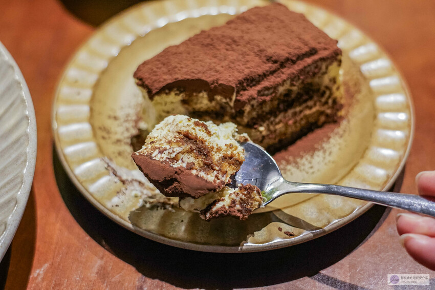 基隆不限時咖啡廳推薦!復古文青60年老宅不限時朶雨,七堵火車站旁必訪