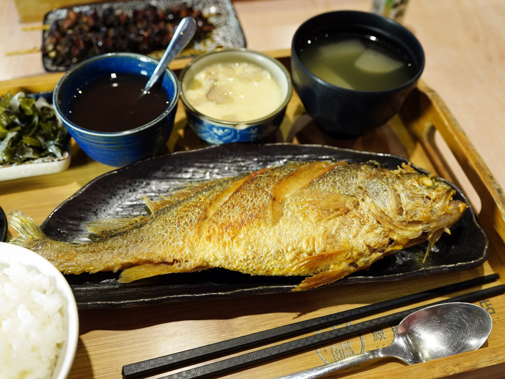 台南日式定食推薦｜宝鰻民權店｜關東醬烤鰻魚飯細嫩不膩｜炸蝦塔