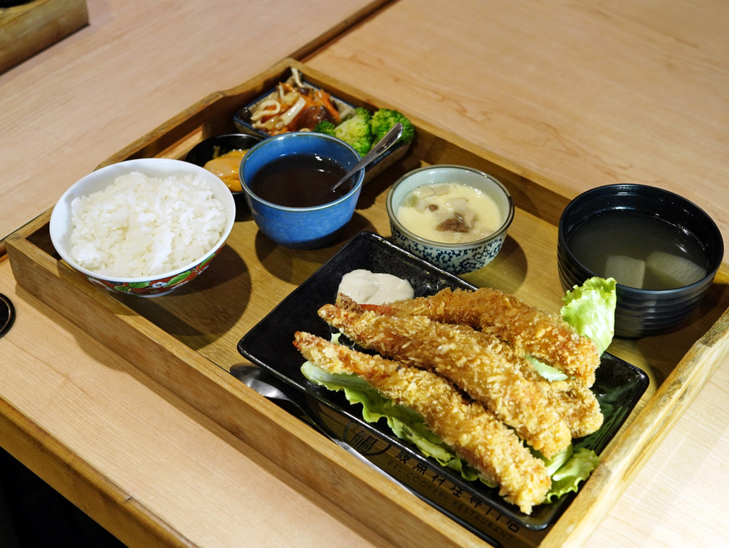台南日式定食推薦｜宝鰻民權店｜關東醬烤鰻魚飯細嫩不膩｜炸蝦塔