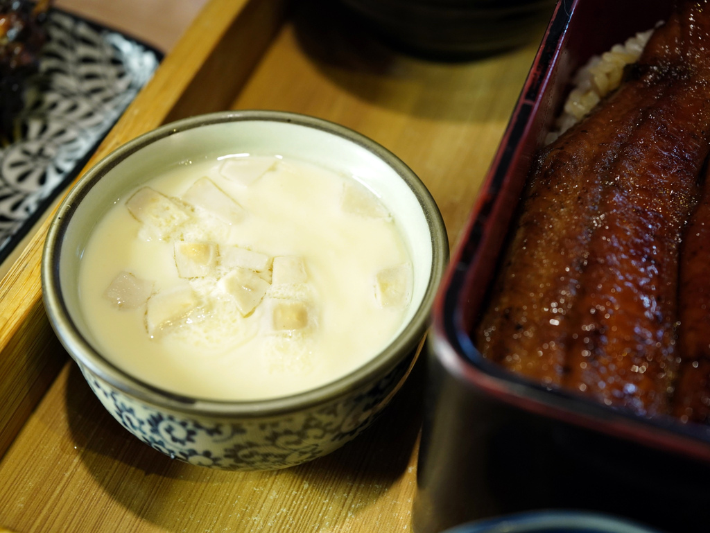 台南日式定食推薦｜宝鰻民權店｜關東醬烤鰻魚飯細嫩不膩｜炸蝦塔