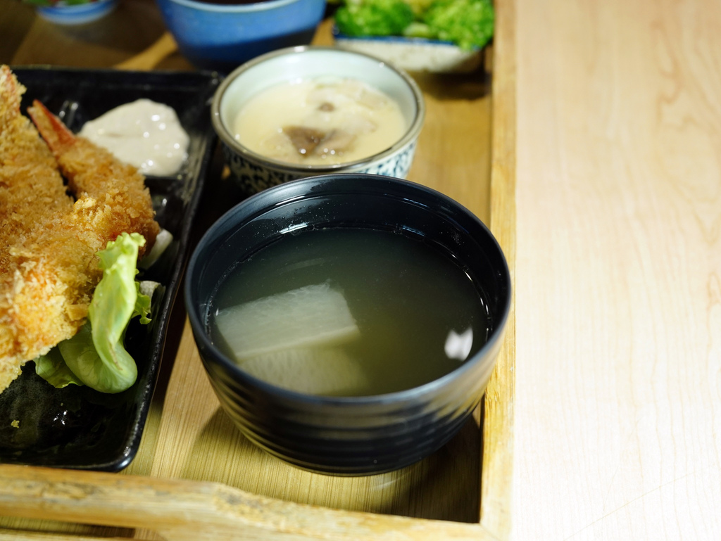 台南日式定食推薦｜宝鰻民權店｜關東醬烤鰻魚飯細嫩不膩｜炸蝦塔