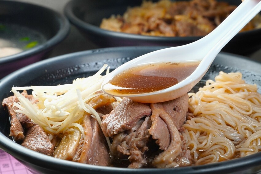 熱搜台中隱藏版美食!超人氣當歸鴨+鴨肉米糕必點攻略|御品鴨香 熱搜台中隱藏版美食!超人氣當歸鴨+鴨肉米糕必點攻略|御品鴨香