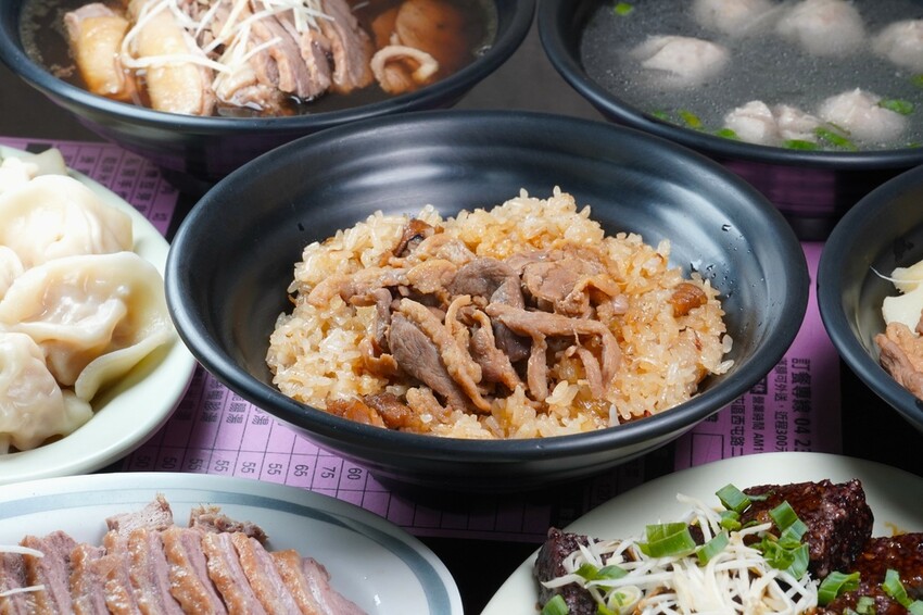 熱搜台中隱藏版美食!超人氣當歸鴨+鴨肉米糕必點攻略|御品鴨香 熱搜台中隱藏版美食!超人氣當歸鴨+鴨肉米糕必點攻略|御品鴨香