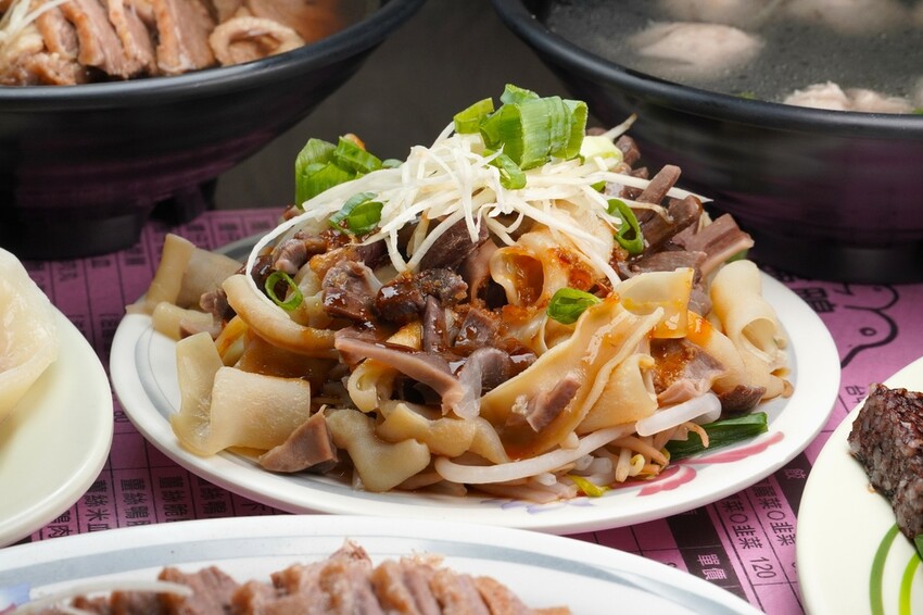 熱搜台中隱藏版美食!超人氣當歸鴨+鴨肉米糕必點攻略|御品鴨香 熱搜台中隱藏版美食!超人氣當歸鴨+鴨肉米糕必點攻略|御品鴨香