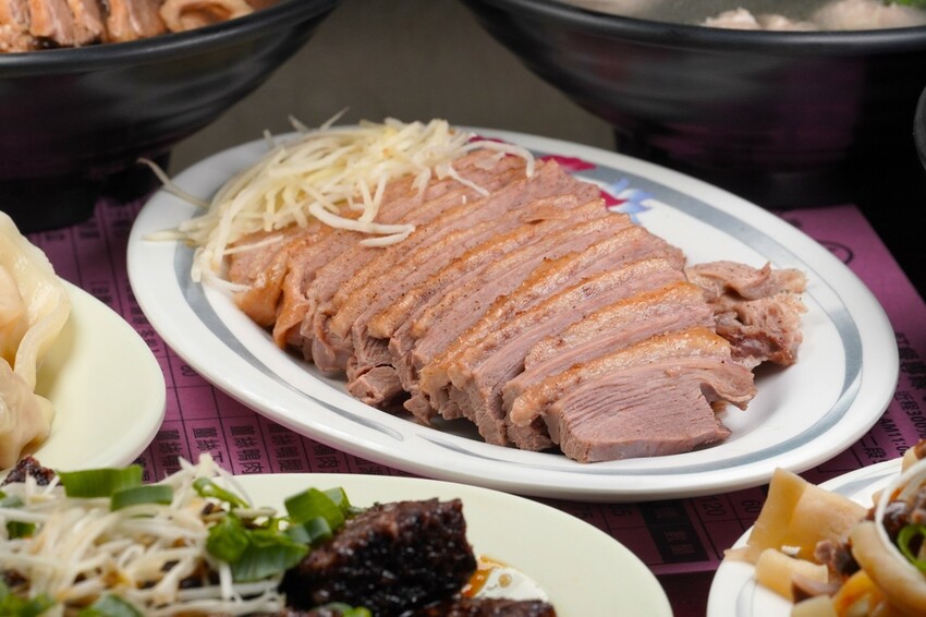 熱搜台中隱藏版美食!超人氣當歸鴨+鴨肉米糕必點攻略|御品鴨香 熱搜台中隱藏版美食!超人氣當歸鴨+鴨肉米糕必點攻略|御品鴨香