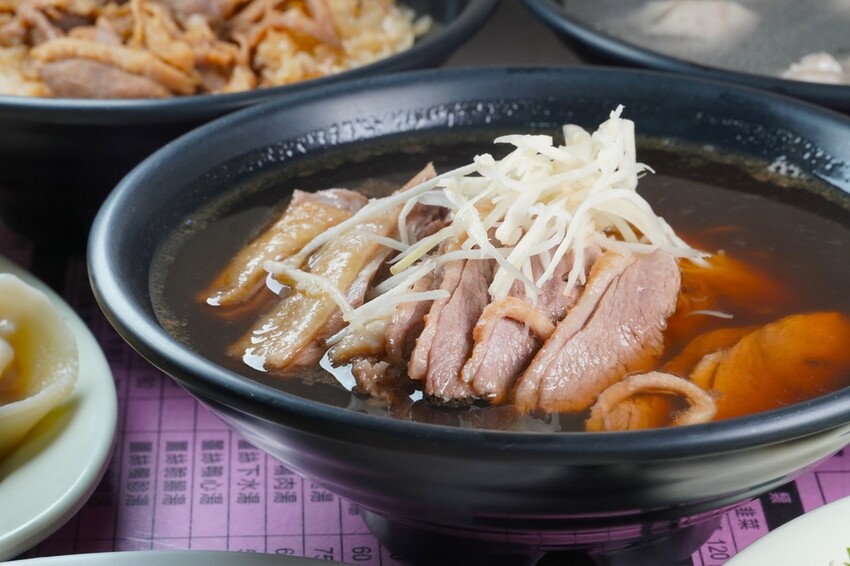 熱搜台中隱藏版美食!超人氣當歸鴨+鴨肉米糕必點攻略|御品鴨香 熱搜台中隱藏版美食!超人氣當歸鴨+鴨肉米糕必點攻略|御品鴨香