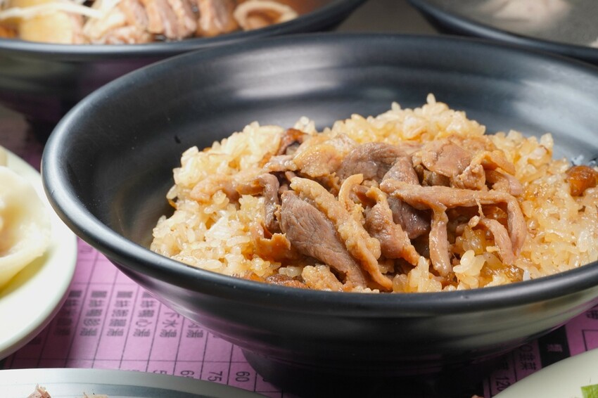 熱搜台中隱藏版美食!超人氣當歸鴨+鴨肉米糕必點攻略|御品鴨香 熱搜台中隱藏版美食!超人氣當歸鴨+鴨肉米糕必點攻略|御品鴨香