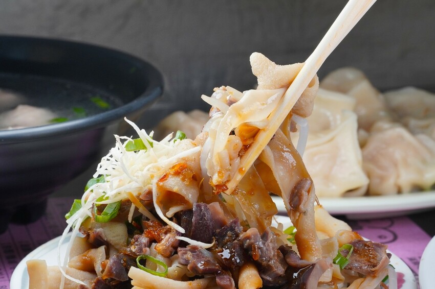 熱搜台中隱藏版美食!超人氣當歸鴨+鴨肉米糕必點攻略|御品鴨香 熱搜台中隱藏版美食!超人氣當歸鴨+鴨肉米糕必點攻略|御品鴨香