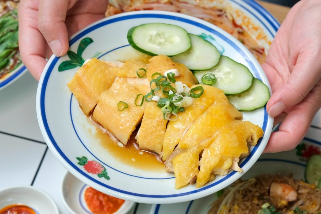 苗栗頭份新開幕!正宗馬來西亞料理 來馬食光,沁涼巨無霸南洋刨冰推薦。