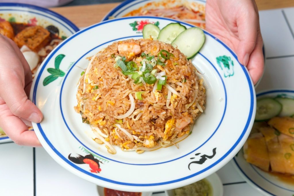 苗栗頭份新開幕!正宗馬來西亞料理 來馬食光,沁涼巨無霸南洋刨冰推薦。