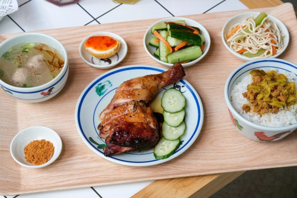 苗栗頭份新開幕!正宗馬來西亞料理 來馬食光,沁涼巨無霸南洋刨冰推薦。