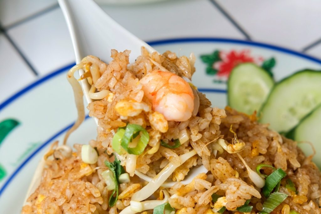 苗栗頭份新開幕!正宗馬來西亞料理 來馬食光,沁涼巨無霸南洋刨冰推薦。