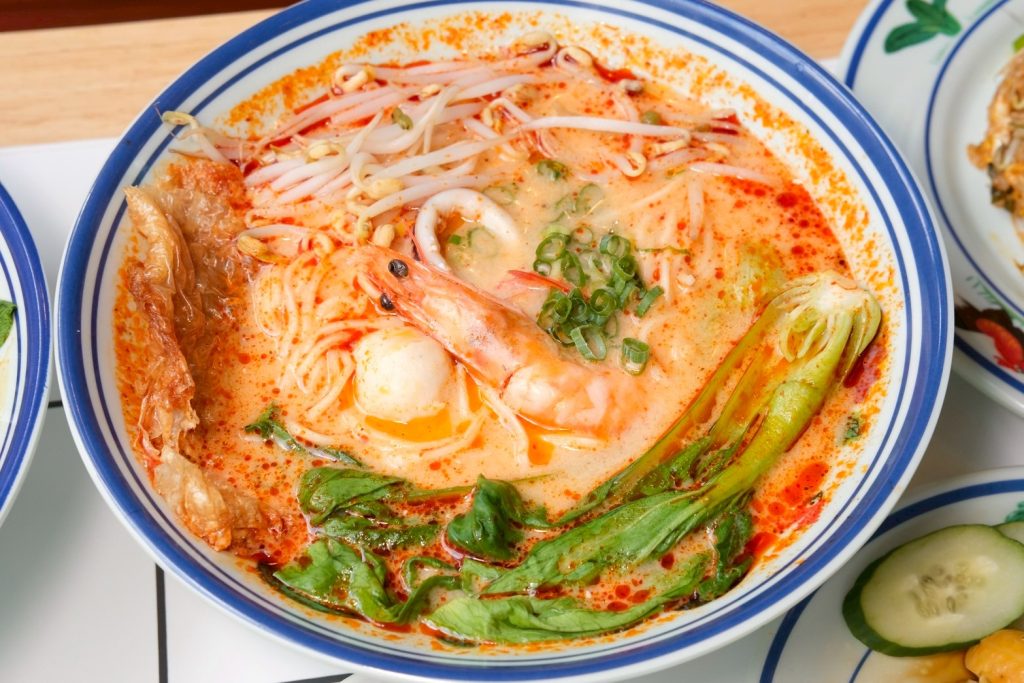 苗栗頭份新開幕!正宗馬來西亞料理 來馬食光,沁涼巨無霸南洋刨冰推薦。