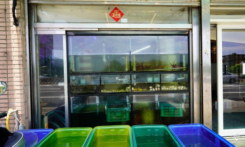 新北市萬里區大益發萬里蟹活海鮮餐廳｜在地人私藏的萬里現撈活海鮮，夏天也能爽爽吃蟹！