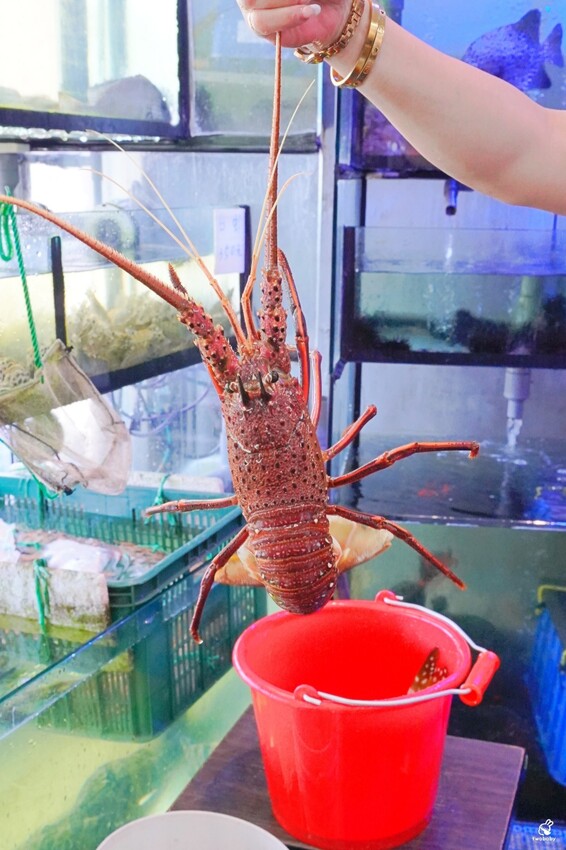 新北市萬里區大益發萬里蟹活海鮮餐廳｜在地人私藏的萬里現撈活海鮮，夏天也能爽爽吃蟹！