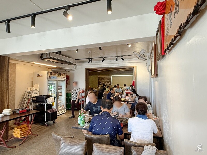 新北市萬里區大益發萬里蟹活海鮮餐廳｜在地人私藏的萬里現撈活海鮮，夏天也能爽爽吃蟹！