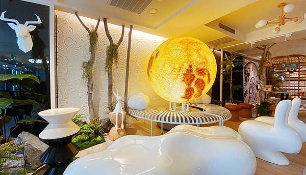 花蓮住宿推薦-路境行旅花蓮文化館-東大門夜市旁住宿-魔幻森林、永無島、登入月球的奇幻空間-花蓮非常推薦的文青商旅，小鹿文娛集團-04.jpg