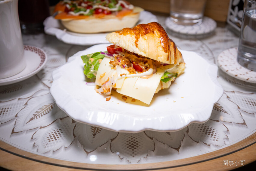 中壢輕食咖啡廳DIY手作-Art Wall Milla 米菈手工藝術 DIY Café，各式咖啡飲品及輕食甜點都非常棒，而且還能一秒讓你踏進夢幻繽紛的手作藝品世界！ @圍事小哥的幸福相框