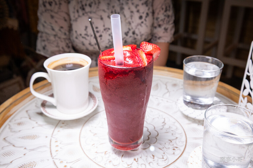 中壢輕食咖啡廳DIY手作-Art Wall Milla 米菈手工藝術 DIY Café，各式咖啡飲品及輕食甜點都非常棒，而且還能一秒讓你踏進夢幻繽紛的手作藝品世界！ @圍事小哥的幸福相框