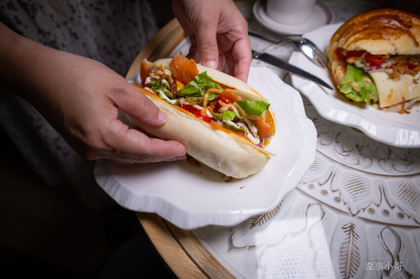 中壢輕食咖啡廳DIY手作-Art Wall Milla 米菈手工藝術 DIY Café，各式咖啡飲品及輕食甜點都非常棒，而且還能一秒讓你踏進夢幻繽紛的手作藝品世界！ @圍事小哥的幸福相框