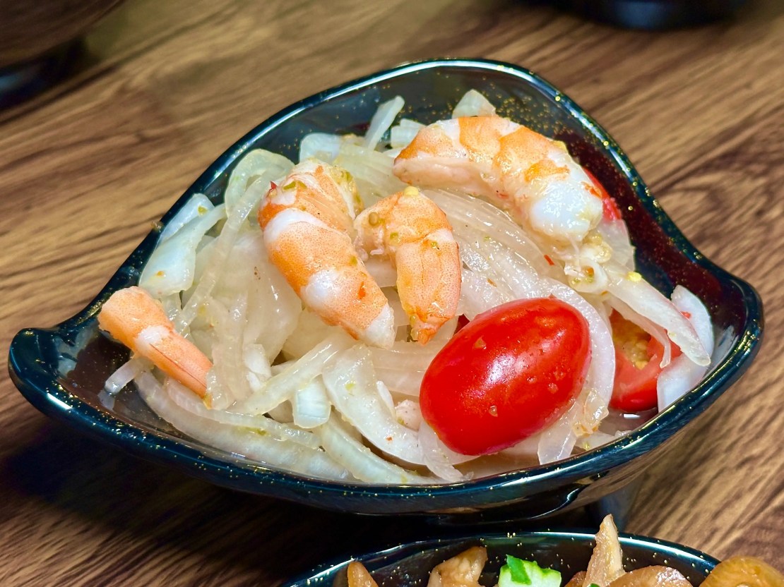 泰狠 TAI.HEN｜浮誇系酸辣火山排骨超驚豔！酸辣海鮮MA麵酸辣清爽超開胃！深夜泰式美食一秒到泰國！桃園泰式推薦、桃園宵夜推薦、桃園美食推薦 - 佛系旅遊筆記