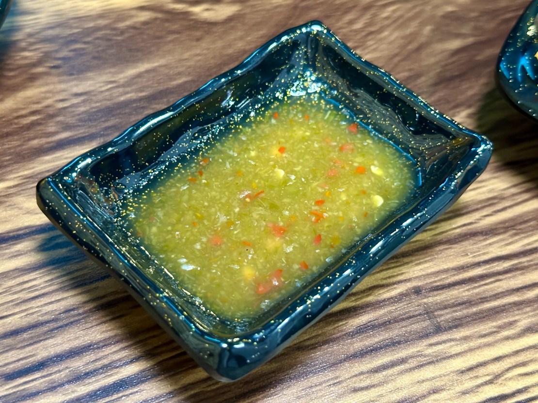 泰狠 TAI.HEN｜浮誇系酸辣火山排骨超驚豔！酸辣海鮮MA麵酸辣清爽超開胃！深夜泰式美食一秒到泰國！桃園泰式推薦、桃園宵夜推薦、桃園美食推薦 - 佛系旅遊筆記