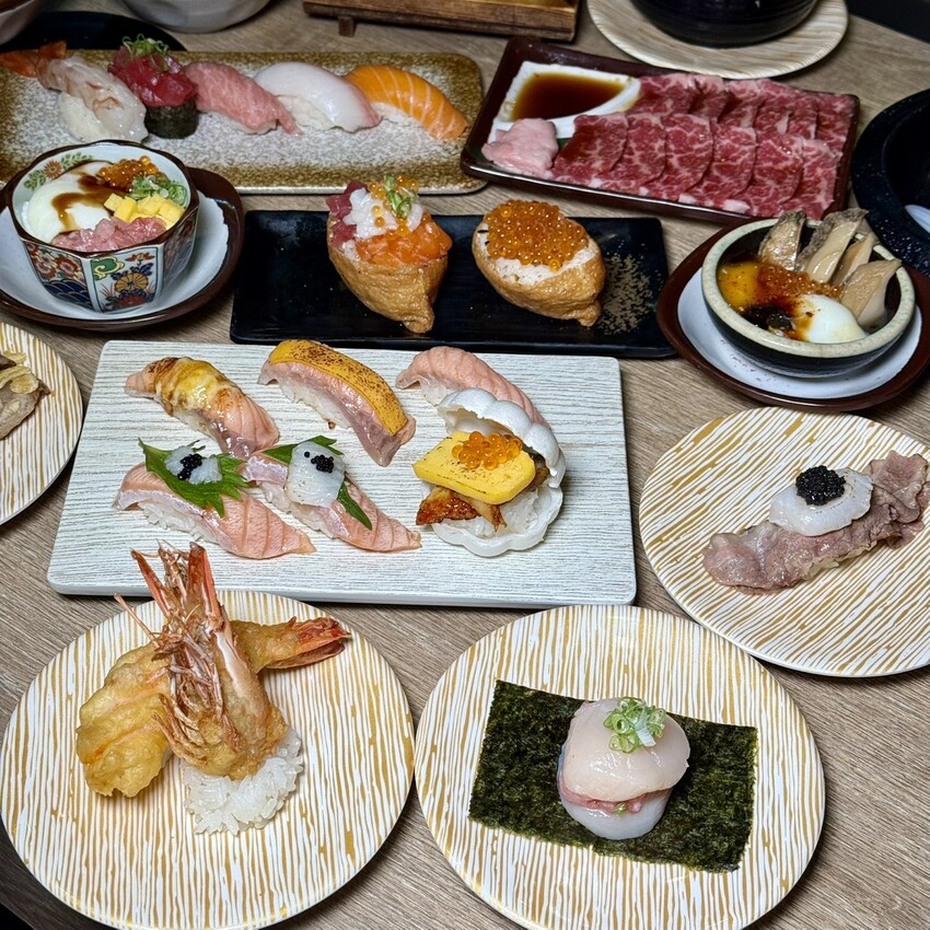 【侍悟丸迴轉壽司嘉義店】在地人激推的壽司店！平實價格也能吃出高級感！食材新鮮且擺盤精緻，店裝潢超氣派，讓你彷彿置身在日本！生意超好，建議訂位～ - 阿華田的美食日記