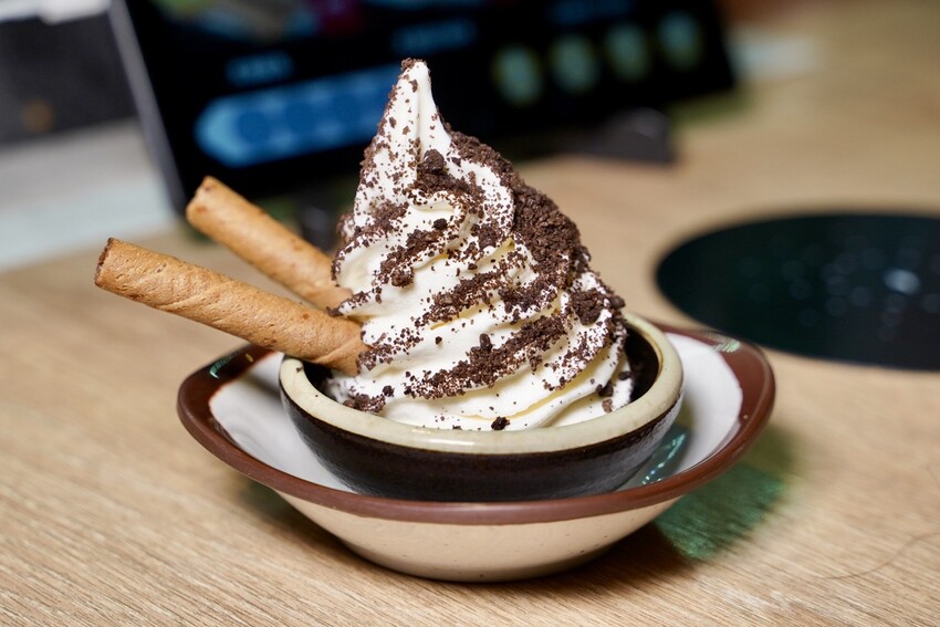 【侍悟丸迴轉壽司嘉義店】在地人激推的壽司店！平實價格也能吃出高級感！食材新鮮且擺盤精緻，店裝潢超氣派，讓你彷彿置身在日本！生意超好，建議訂位～ - 阿華田的美食日記