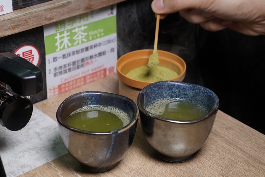 【侍悟丸迴轉壽司嘉義店】在地人激推的壽司店！平實價格也能吃出高級感！食材新鮮且擺盤精緻，店裝潢超氣派，讓你彷彿置身在日本！生意超好，建議訂位～ - 阿華田的美食日記