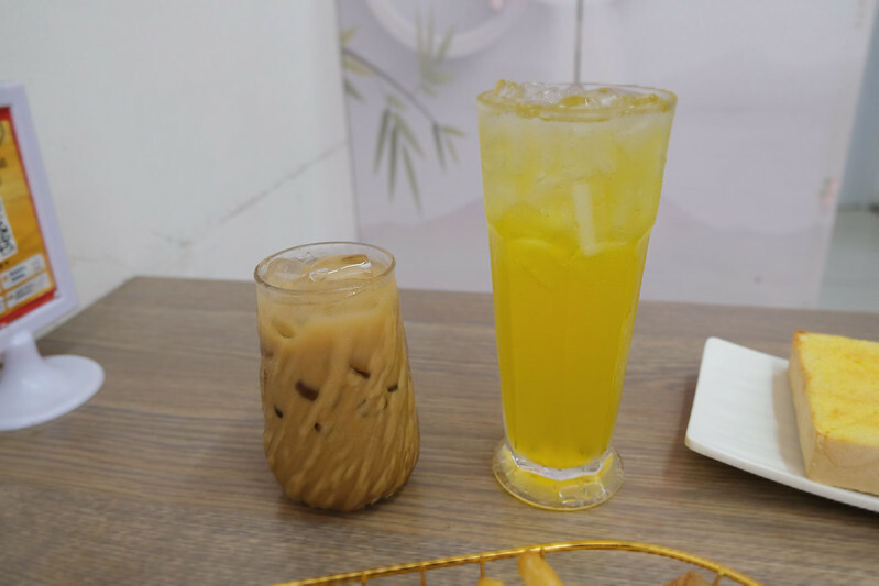 新北八里早餐｜姆姆漢堡早午餐店，卡拉雞腿堡只要$60，便宜好吃、在地人推薦早餐！