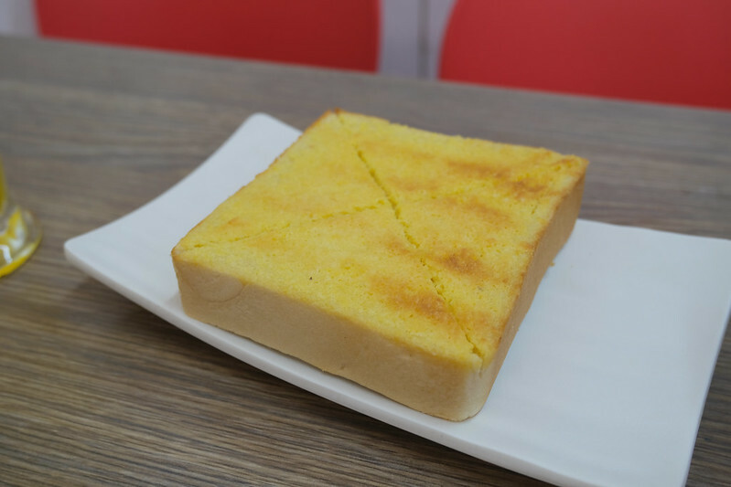 新北八里早餐｜姆姆漢堡早午餐店，卡拉雞腿堡只要$60，便宜好吃、在地人推薦早餐！