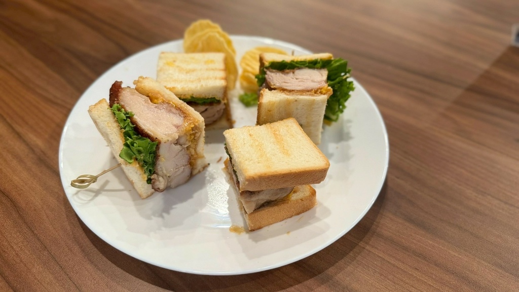 花醬雞腿排三明治2.jpg 花醬雞腿排三明治2.jpg