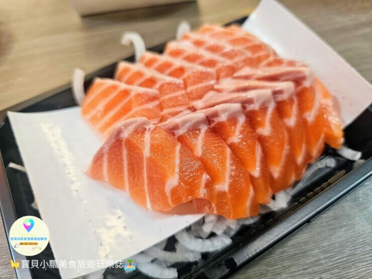 深夜想吃生魚片就來台中魚市水產街的大鮪生魚片，多元支付超方便！