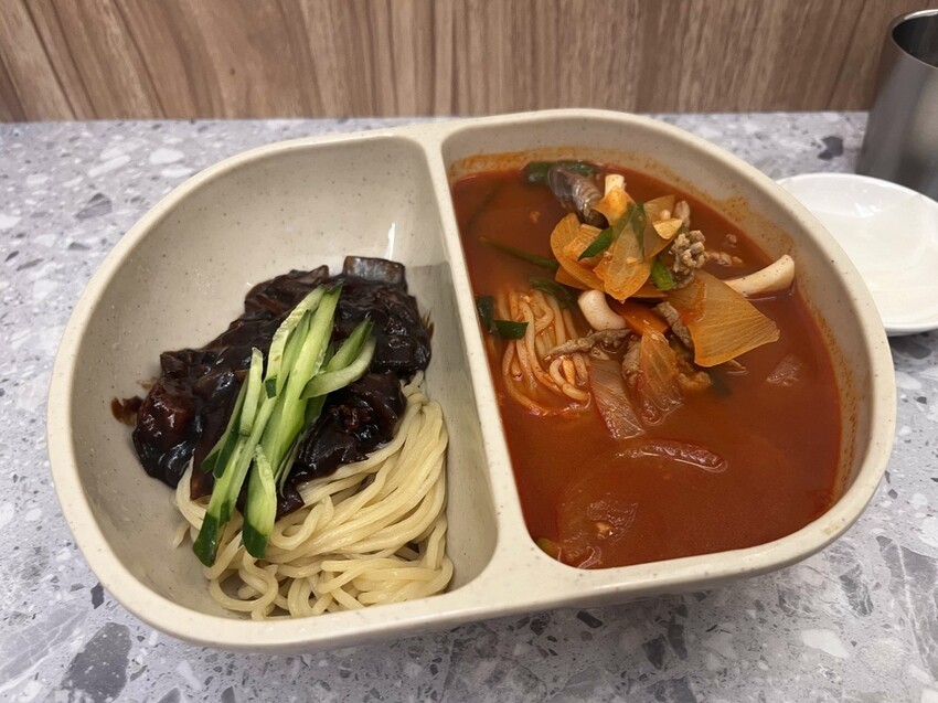 桃園韓式！善食堂半半麵，炸醬炒碼雙重享受，中路特區美食新選擇