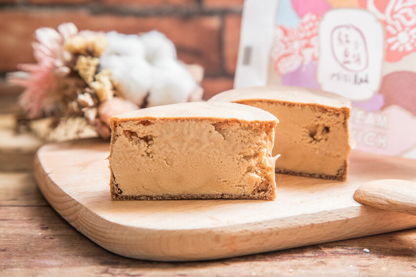 桃園紅豆小舖冰車輪餅!日夢幻甜點團購必搶,口感獨特酥脆冰涼。