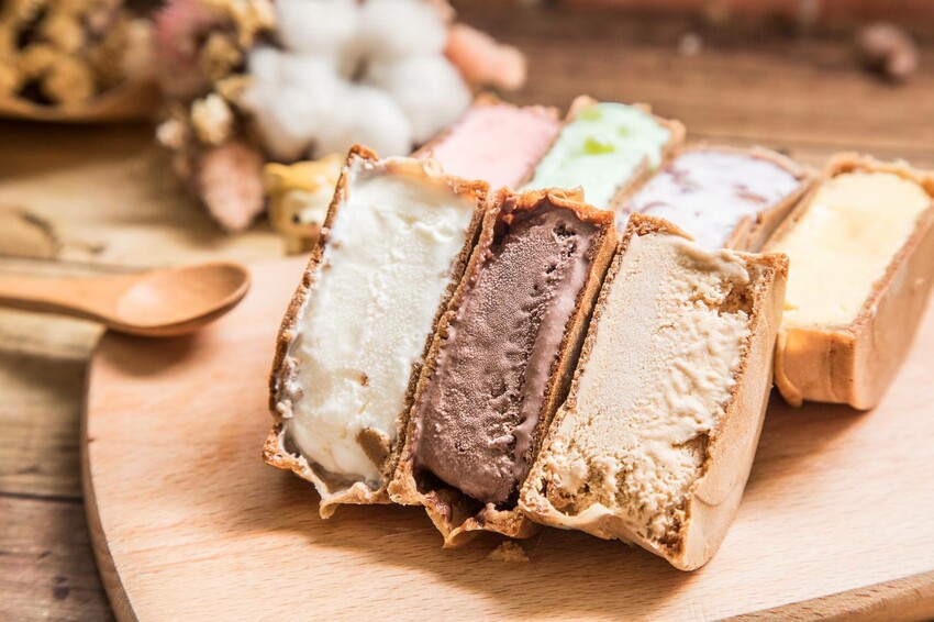 桃園紅豆小舖冰車輪餅!日夢幻甜點團購必搶,口感獨特酥脆冰涼。