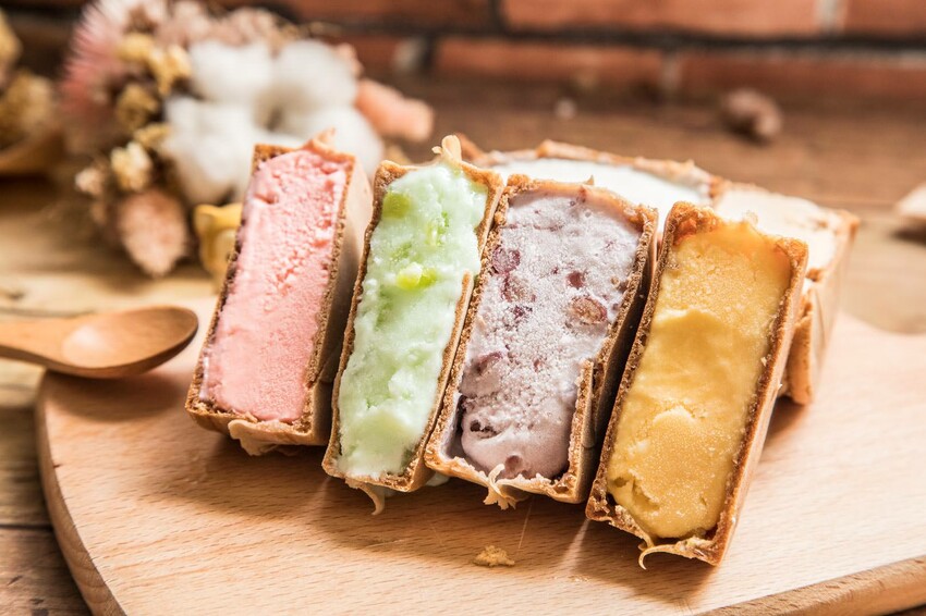 桃園紅豆小舖冰車輪餅!日夢幻甜點團購必搶,口感獨特酥脆冰涼。