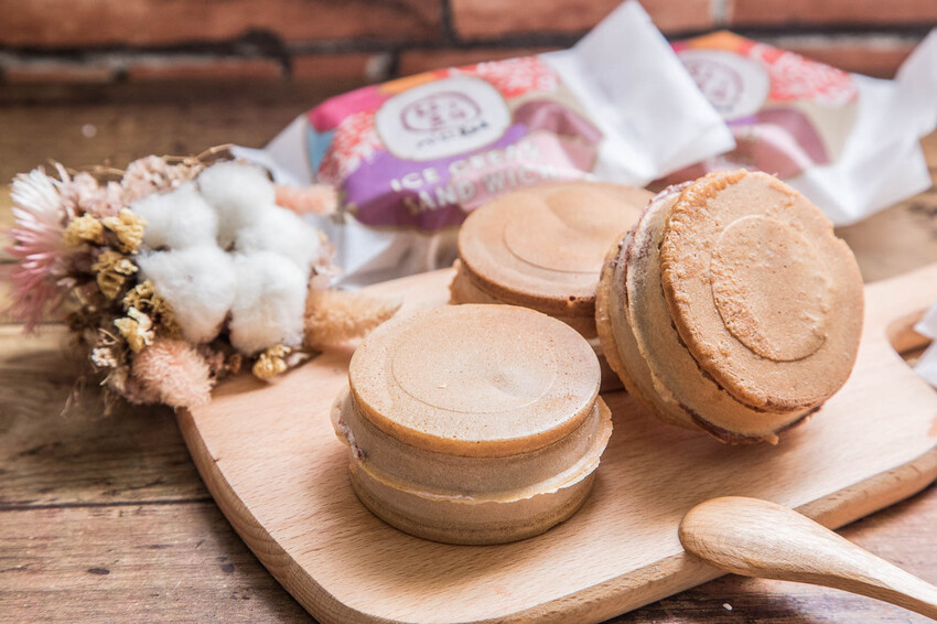 桃園紅豆小舖冰車輪餅!日夢幻甜點團購必搶,口感獨特酥脆冰涼。