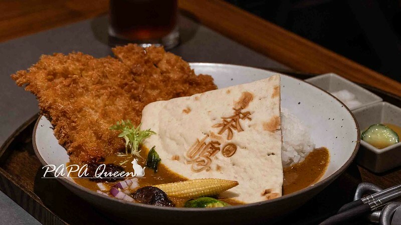 台中逢甲咖哩新選擇!茶嶋咖哩昭和懷舊風格,五種咖哩滿足味蕾。